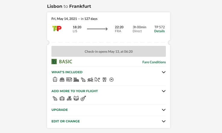 Sobre um fundo cinza claro, um recorte de imagem de uma tela informativa com todas as informações úteis, lista de serviços incluídos e serviços que pode adicionar, a uma reserva de vôo na rota Lisboa-Frankfurt.